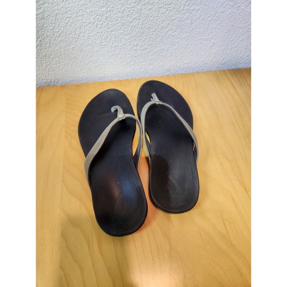 OluKai Women's Flip Flop Sandals Size 7.5 Black Taupe Comfortable Beachwear - Picture 2 of 6